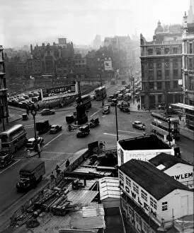 Images Dated 15th August 2018: Holborn Circus, 1954
