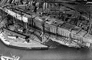 RMS Queen Mary under construction at Clydebank RMS Queen Mary under construction at Clydebank