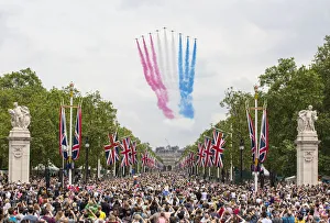 31 Aircraft mark The Queen's 90th Birthday with flypast 31 Aircraft mark The Queen's 90th Birthday with flypast