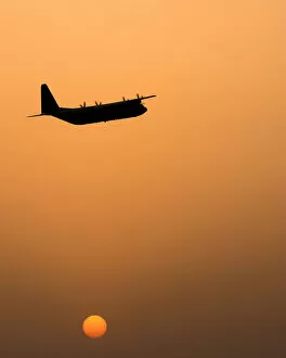 Images Dated 15th July 2008: Hercules C130J Over Sunset