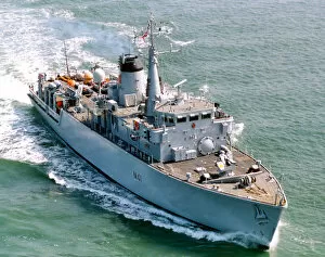 Images Dated 2nd July 2003: HMS Quorn is pictured as she departs from Portsmouth