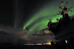Navy Gallery: The Northern Lights Are Captured Over HMS Ocean