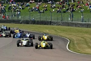 Images Dated 17th August 2003: British Formula Three Championship: Race 1 start with Danny Watts Hitech leading