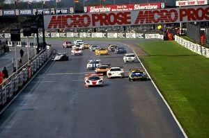 Images Dated 31st October 2003: British GT Championship: Steve O Rourke EMKA Racing McLaren F1 GTR leads the field at the rolling