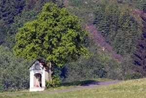 Formula One World Championship: A chapel on a hill