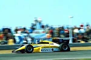 Images Dated 5th February 2001: Formula One World Championship: Derek Warwick Renault RE50, 2nd place