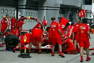 Images Dated 20th March 2003: Formula One World Championship: The Ferrari team practice pit stops