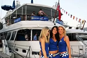 Fosters Gallery: Formula One World Championship: The Fosters boat party