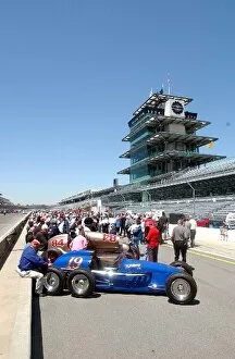 Images Dated 26th May 2002: Indy Racing League: 86th Indianpolis 500 Preparations, Indianapolis, USA. 25 May 2002