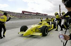 Images Dated 25th March 2002: Yamaha 400 race winner Sam Hornish Jr. (USA) leaves the pits for the final time
