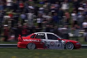 Images Dated 1st May 2000: Yvan Muller, Vauxhall Vectra - winner