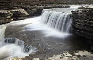 Images Dated 27th March 2011: Aysgarth Falls; Yorkshire England