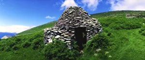 Beehive Hut, Fahan, Slea Head, Dingle Peninsula, Co Kerry, Ireland; Clochan (Beehive Hut) Beehive Hut, Fahan, Slea Head, Dingle Peninsula, Co Kerry, Ireland; Clochan (Beehive Hut)