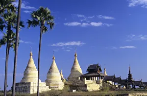 Burma (Myanmar), White minochanthar pagodas; Bagan Burma (Myanmar), White minochanthar pagodas; Bagan