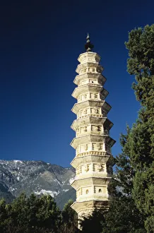 Images Dated 2nd January 2007: China, View of pagoda with mountain in background; Dali