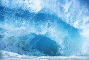 Images Dated 4th August 2000: Closeup Of Crashing, Blue Wave