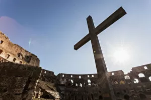Images Dated 9th December 2012: Cross In The Colosseum; Rome, Italy