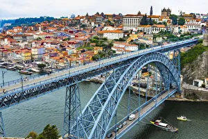 Dom Luis I Bridge and harbor in Porto, Norte, Portugal Dom Luis I Bridge and harbor in Porto, Norte, Portugal