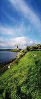 Images Dated 31st July 2007: Dunguaire Castle, Kinvara, Co Galway, Ireland