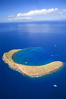 Images Dated 23rd April 2000: Hawaii, Maui, Molokini Crater, Aerial View