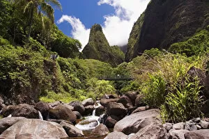 Images Dated 21st July 2004: Hawaii, Maui, View Of Iao Needle With Stream, Blue Sky, Clouds