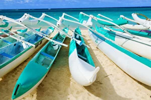 Images Dated 12th June 2004: Hawaii, Oahu, Lanikai, Outrigger Canoes Stacked Along The Beach