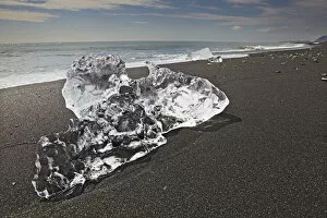 Vatnajokull National Park Gallery: Ice on the coastal beach outslide the lagoon at Jokulsarlon, Iceland