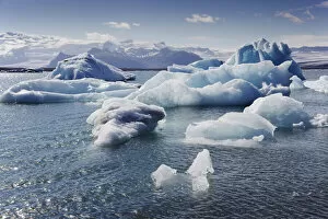 Vatnajokull National Park Gallery: Icebergs floating in the Jokulsarlon lagoon, Iceland