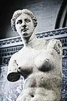 Images Dated 21st April 2004: Louvre, Paris, France; Statue Or Venus De Milo