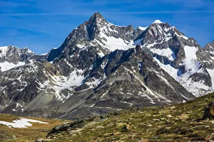 Moorland beneath the moutains of the Swiss Alps at Zermatt, Switzerland Moorland beneath the moutains of the Swiss Alps at Zermatt, Switzerland