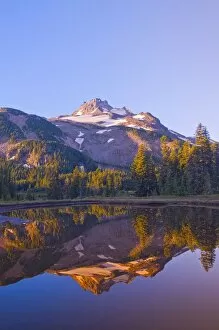 Images Dated 6th September 2008: Oregon, United States Of America; Mt. Jefferson Reflected In A Lake In Jefferson Park