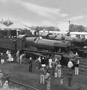 People viewing the 7808 Cookham Manor, a Great Western Railway 7800 Manor Class steam locomotive