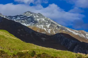 Glenorchy Gallery: Scenic overview of mountain tops in Glenorchy in the Otago Region of New Zealand