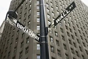 Images Dated 22nd October 2008: Signs For Broadway And Wall Street