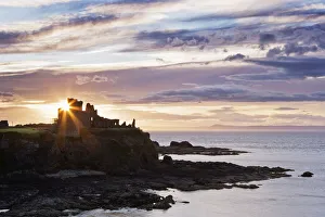 East Lothian Gallery: Sun Setting behind Tantallon Castle, East Lothian, Scotland