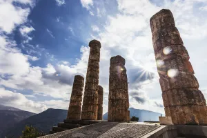 <b class=qtipBold><figcaption>Temple Of Apollo; Delphi, Greece</figcaption></b><br><em>© Design Pics / Reynold Mainse</em> Temple Of Apollo; Delphi, Greece