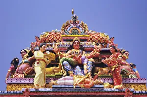 Images Dated 2nd January 2007: Upward view of Sri Krishnan Temple; Singapore