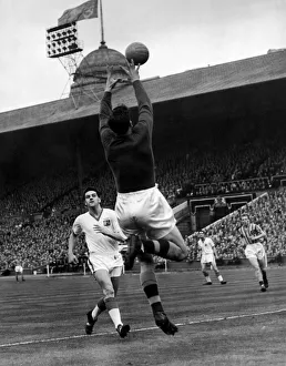 1957 FA Cup Final at Wembley Stadium. Aston Villa 2 v Manchester United 1 1957 FA Cup Final at Wembley Stadium. Aston Villa 2 v Manchester United 1