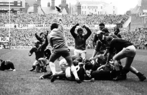 Images Dated 20th February 1988: 1988 Five Nations Championship. Wales v Scotland, National Stadium, Cardiff