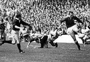 Images Dated 20th February 1988: 1988 Five Nations Championship. Wales v Scotland, National Stadium, Cardiff