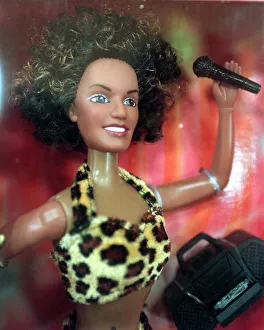 200 SPICE GIRL DOLLS WENT ON SALE DECEMBER 1997 AT LONDON' 200 SPICE GIRL DOLLS WENT ON SALE DECEMBER 1997 AT LONDON'