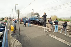 Images Dated 29th April 1995: The A4 locomotive Sir Nigel Gresley powers its way through Morpeth Station as it