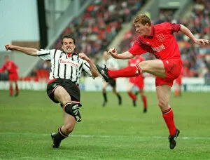 Images Dated 21st May 1995: Aberdeen v Dunfermline Scottish Premier play off match at Pittodrie Stadium 21st May 1995