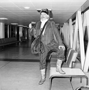 Actor Will Geer. Will Geer (72) at Heathrow Airport today. February 1975 75-00819-002