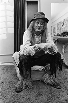 Actor Jon Pertwee in his role as Wurzel Gummidge. December 1981 Actor Jon Pertwee in his role as Wurzel Gummidge. December 1981