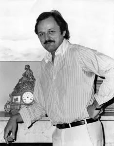 Actor Peter Bowles at his Hammersmith Home. June 1980 P003848 Actor Peter Bowles at his Hammersmith Home. June 1980 P003848