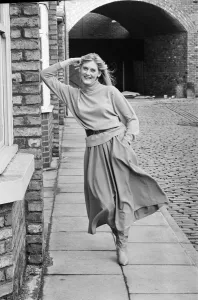 Actor Sarah Lancashire in a 1987 photo shoot on the cobbles of the set of Coronation Actor Sarah Lancashire in a 1987 photo shoot on the cobbles of the set of Coronation