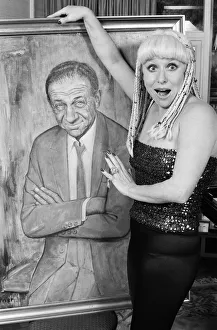 Images Dated 19th October 1980: Actress Barbara Windsor at home. 19th October 1980