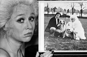 Images Dated 19th October 1980: Actress Barbara Windsor at home. 19th October 1980