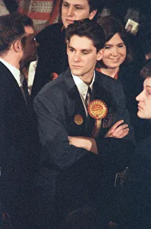 Images Dated 10th April 1992: Actress Glenda Jackson celebrates after winning the North London constituency of